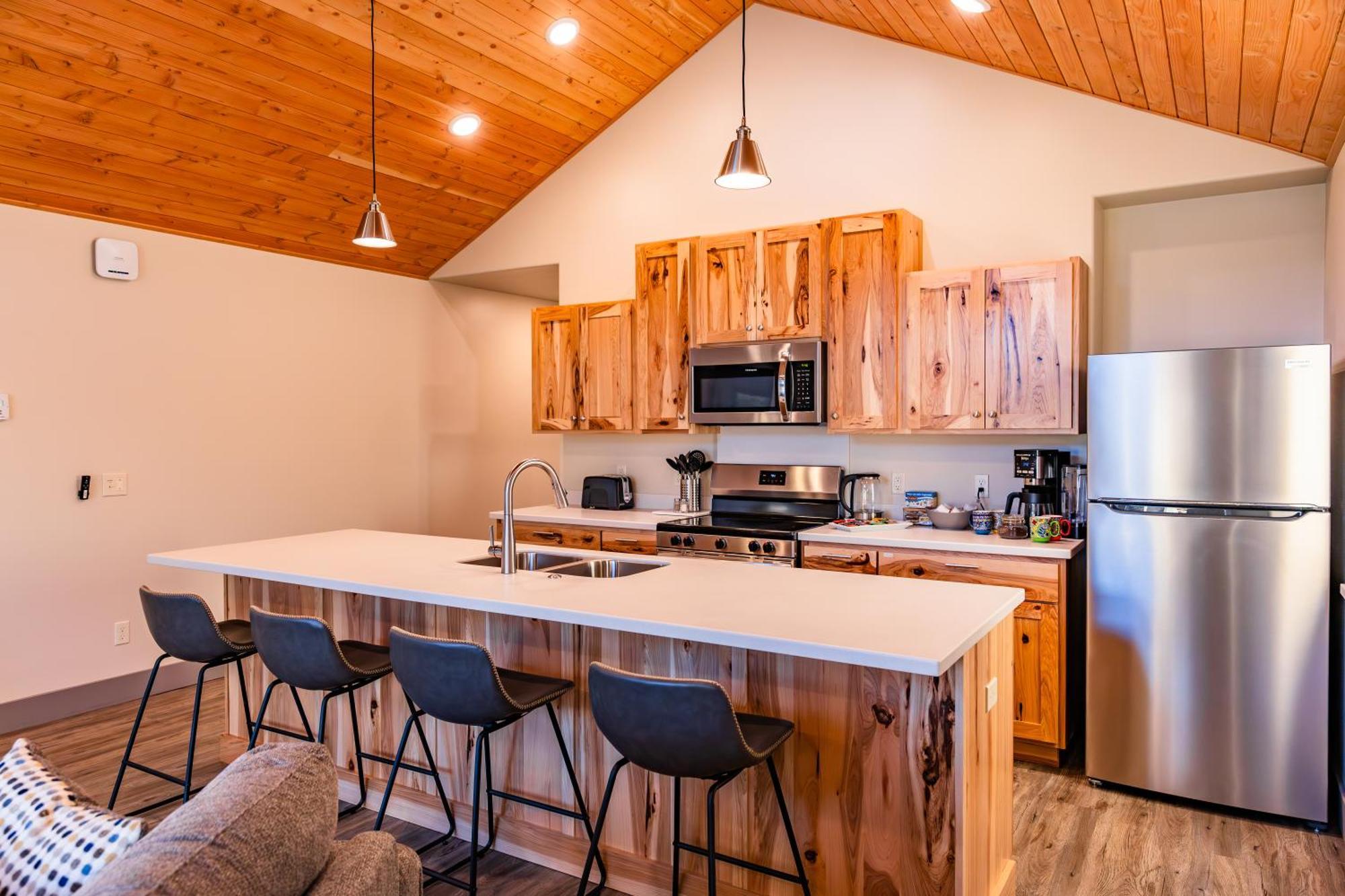 Lakeshore Lodging Suites Homer Bagian luar foto