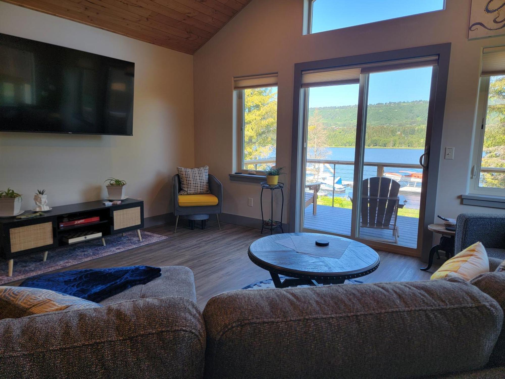 Lakeshore Lodging Suites Homer Bagian luar foto