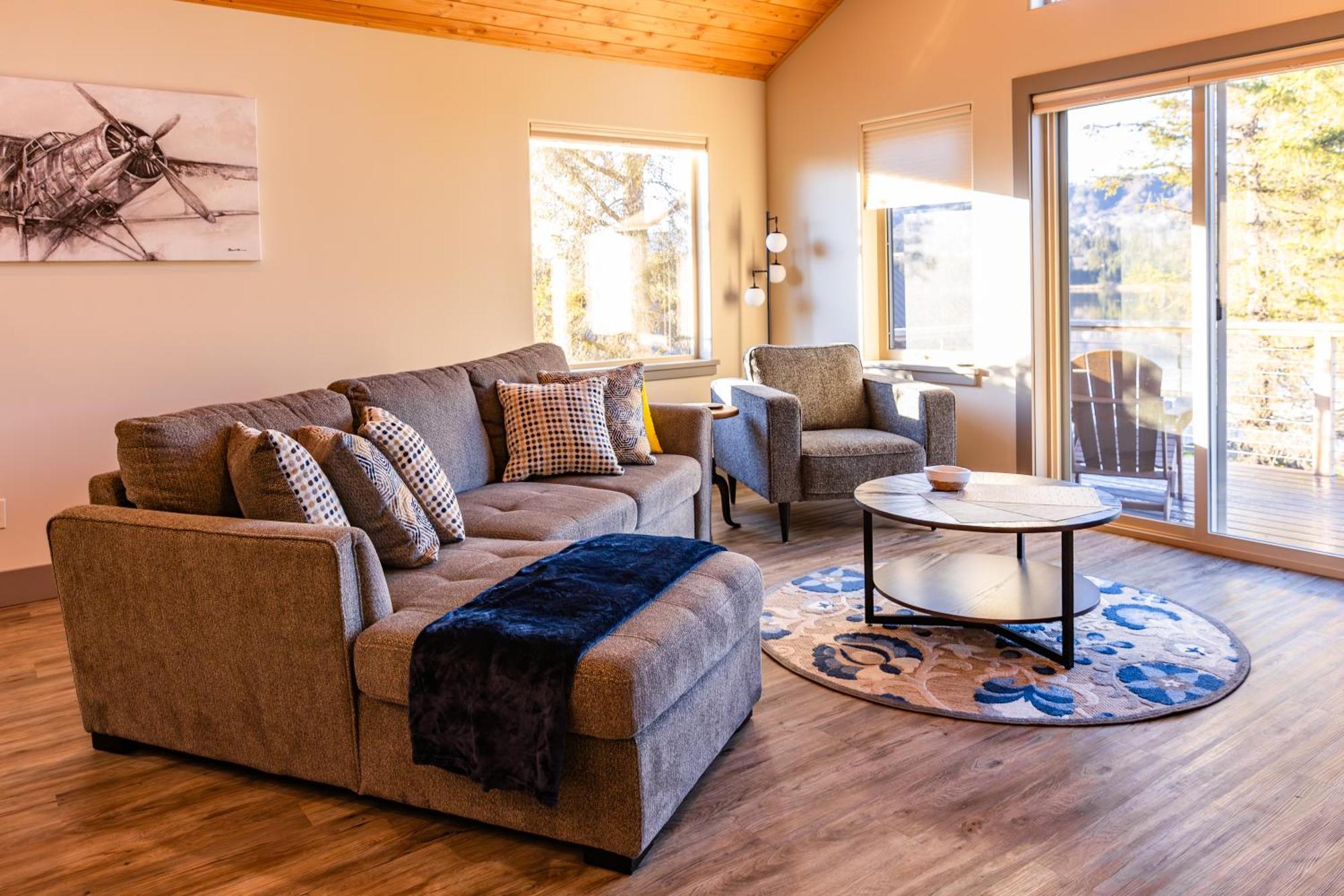 Lakeshore Lodging Suites Homer Bagian luar foto